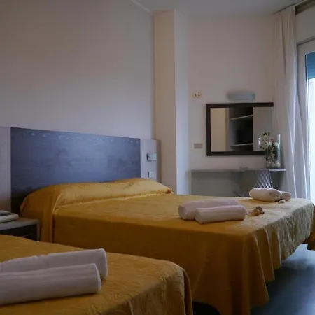 Hotel Monaco - Parcheggio Incluso E Piscina - Min 2 Gg