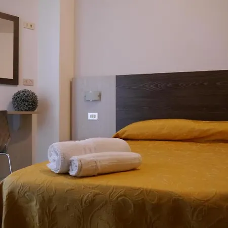Hotel Monaco - Parcheggio Incluso E Piscina - Min 2 Gg